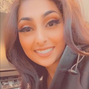 Meet your Posher, Aminah